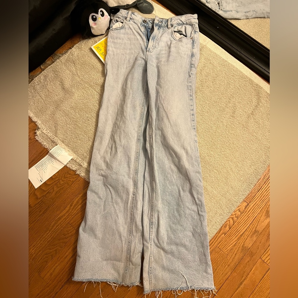 DYNAMITE baggy jeans. HIGH WAISTED